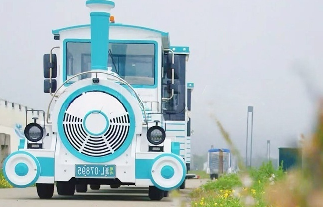 度假村观光小火车
