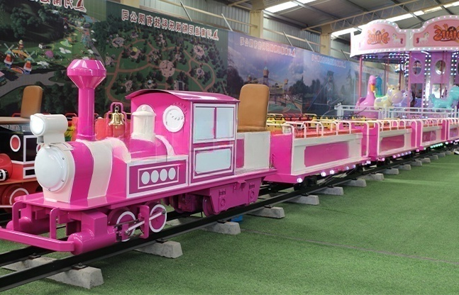 广场骑乘小火车
