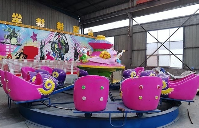 蜗牛大战游乐设备