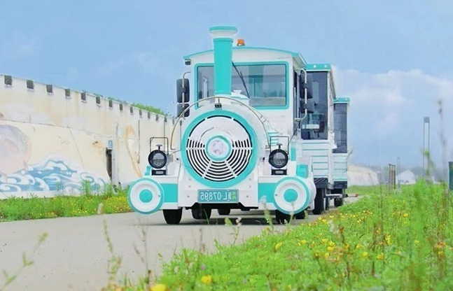 度假村观光小火车