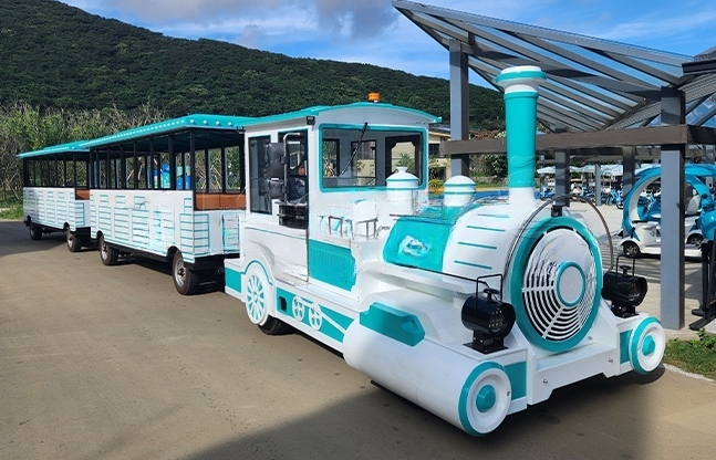 度假村观光小火车