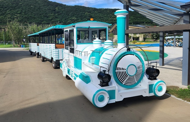 度假村观光小火车